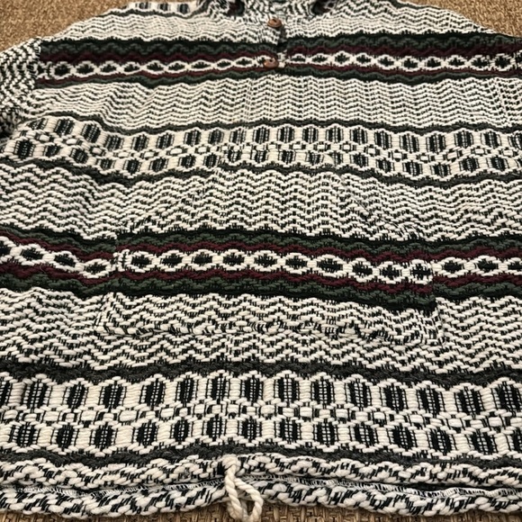 Ecuadorian Pullover Hoodie - Picture 7 of 15